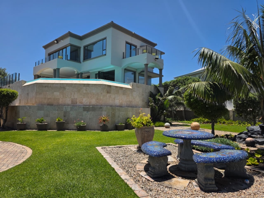 6 Bedroom Property for Sale in Myoli Beach Western Cape